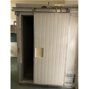 Lot 131

Walk In Freezer - 2.2L x 1.6W x 2.2H
Requires fire sprinkler to be removed and deconstructed @ Buyers Expense